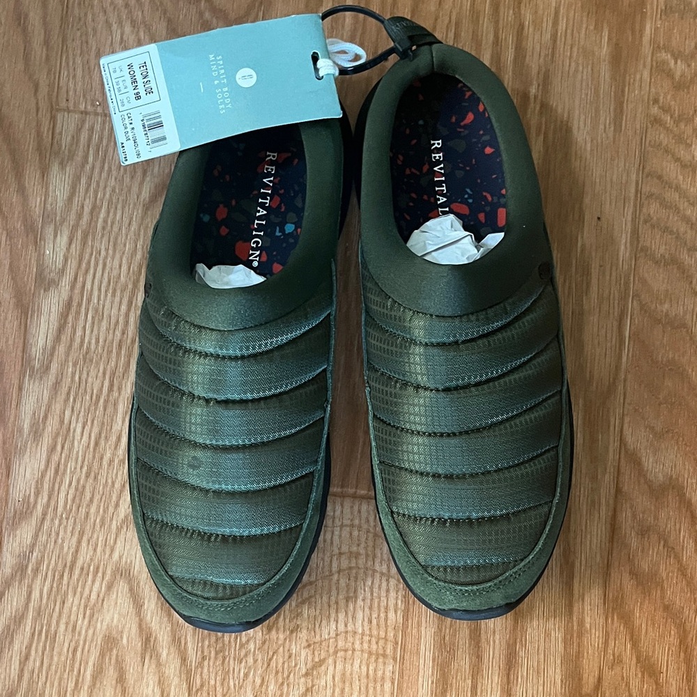 REVITALIGN Men's Olive Slip-On Loafers